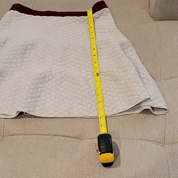 NWT Anthropologie Romeo + Juliet Couture skirt size large. Elastic waist. - Picture 3 of 8